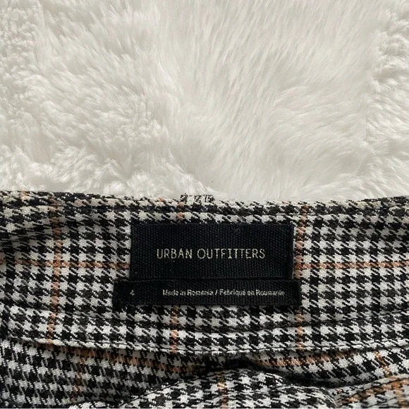 URBAN OUTFITTERS | B&W plaid straight leg pants - Picture 4 of 6